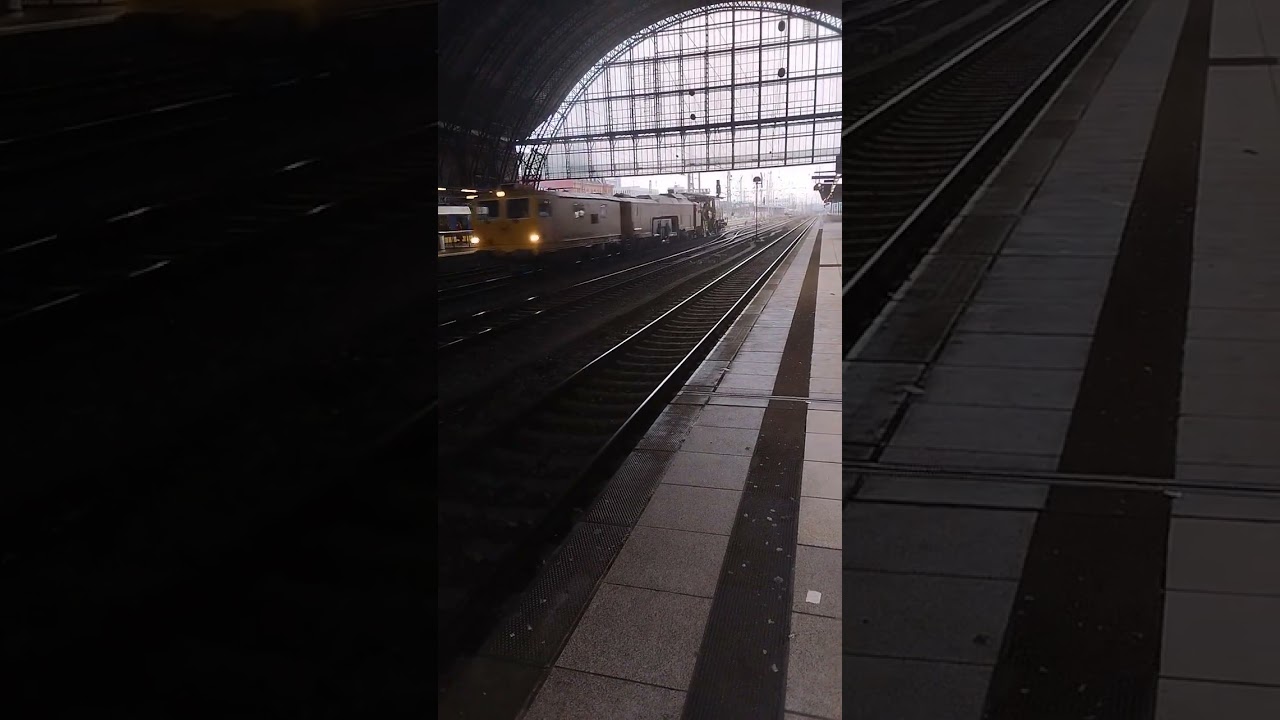 Bauzug Durchfahrt in Bremen