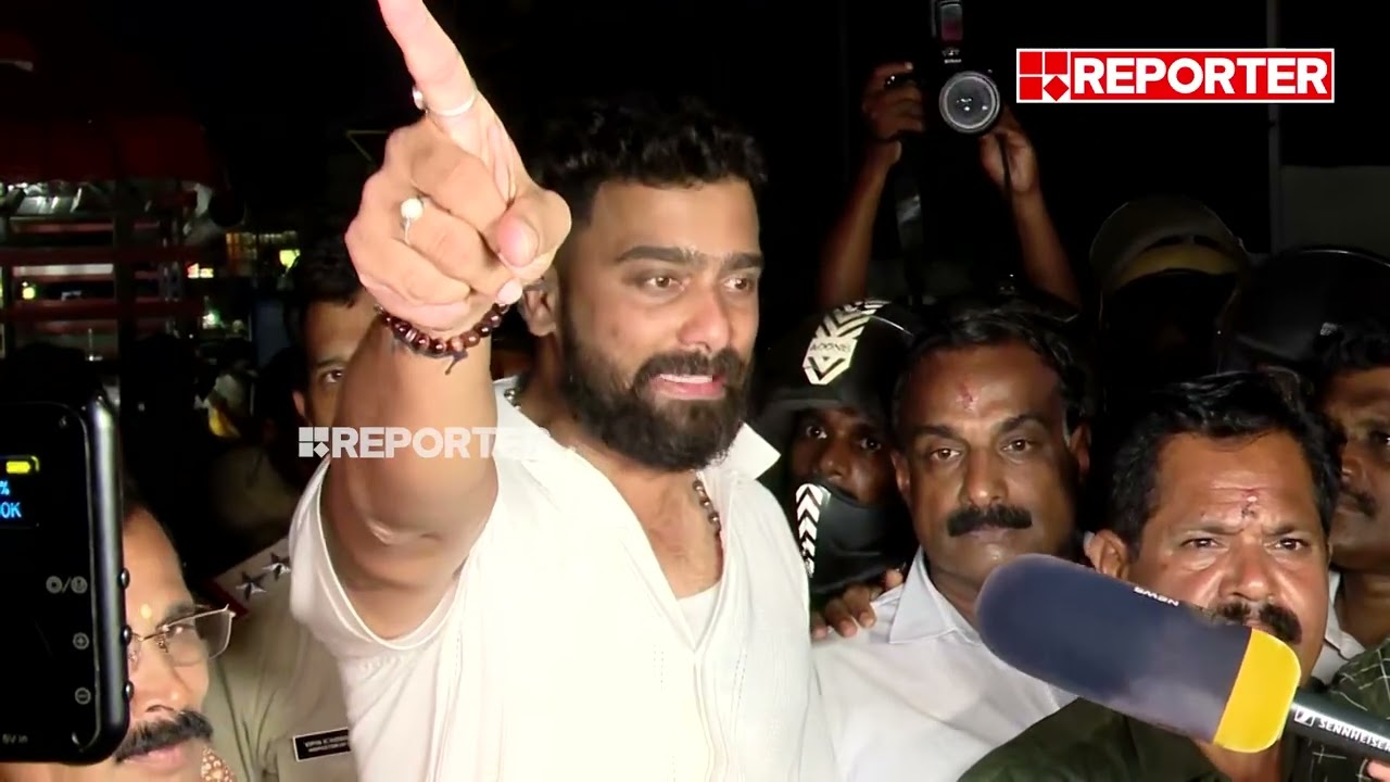 കോണ്‍ഗ്രസില്‍ നട്ടെല്ലിന് ഉറപ്പുള്ള ഏതെങ്കിലും ഒരുത്തന്  BJP ഓഫീസിന് മുന്നില്‍ വരാനുള്ള ധൈര്യമുണ്ടോ?