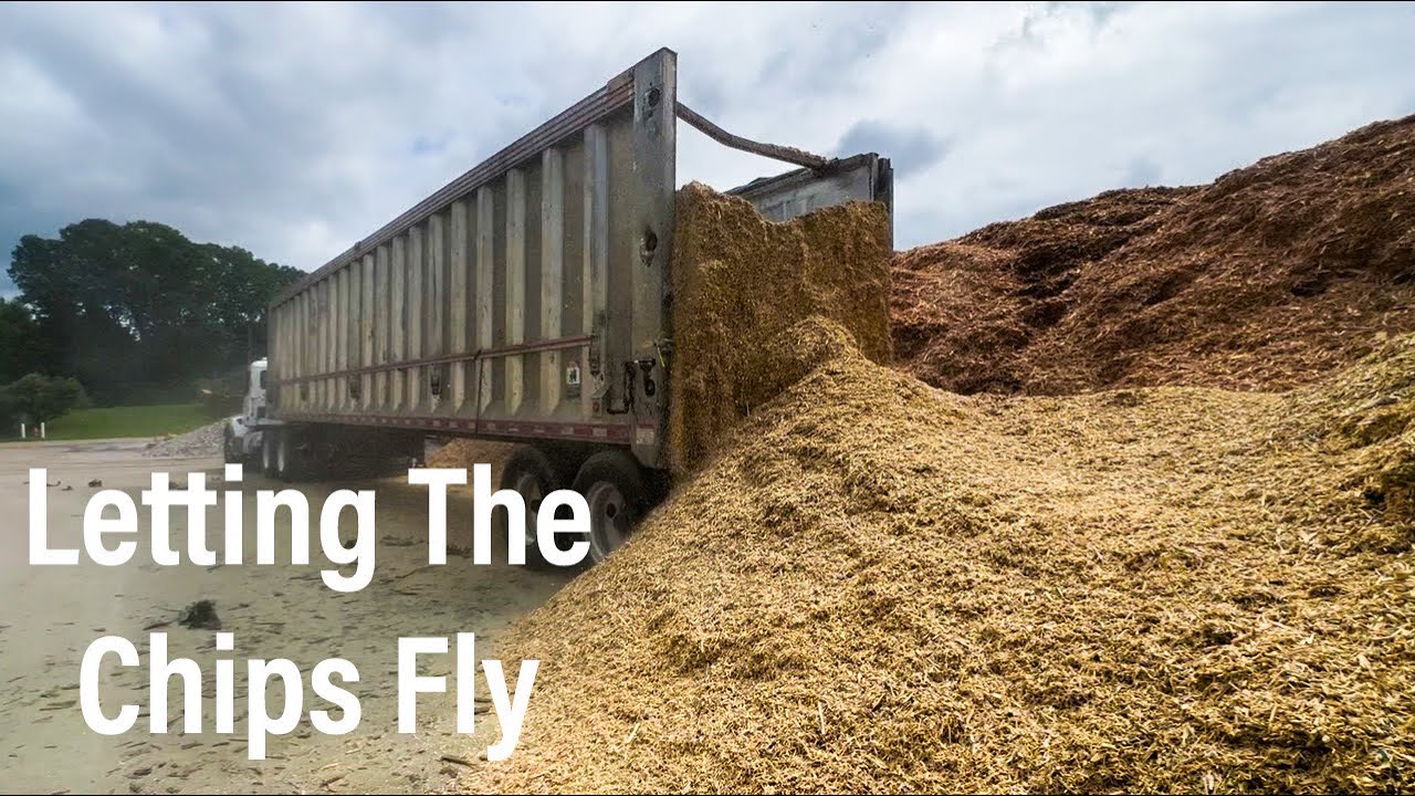 Unloading Woodchips That Used To Be Pallets 