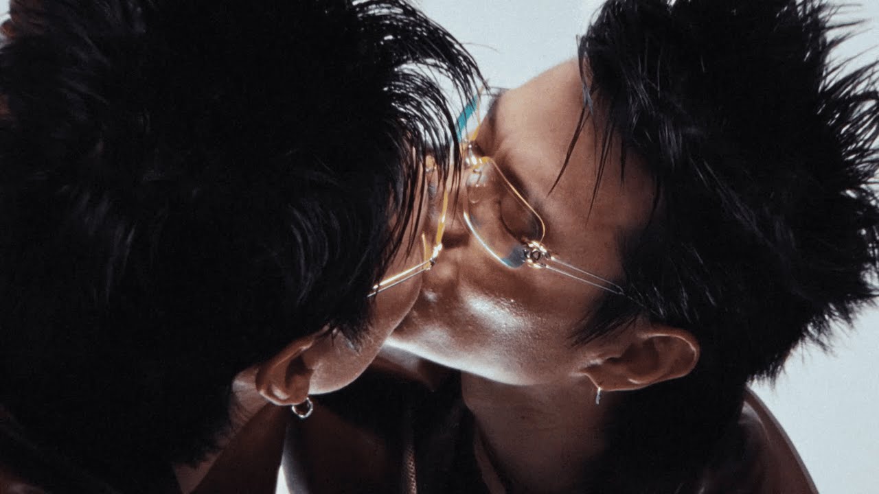SKINSHIP - I Make Me Wanna Go Dancing With Me (Official Music Video)