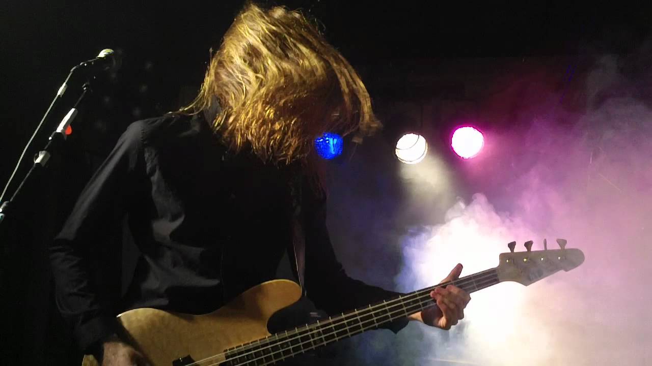 Hollow- The Worst is still to come( live from Summerparty at Ronni Le Tekro in Toten Norway)