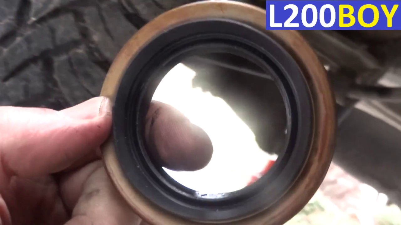 How to change rear differential pinion seal on Mitsubishi l200 - simmering wechseln