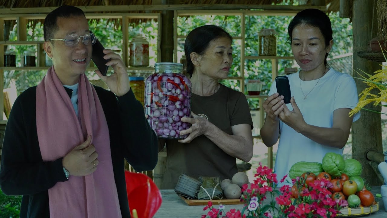 Tieu quietly waited for Uri to return after months of separation, and finally, the first call came