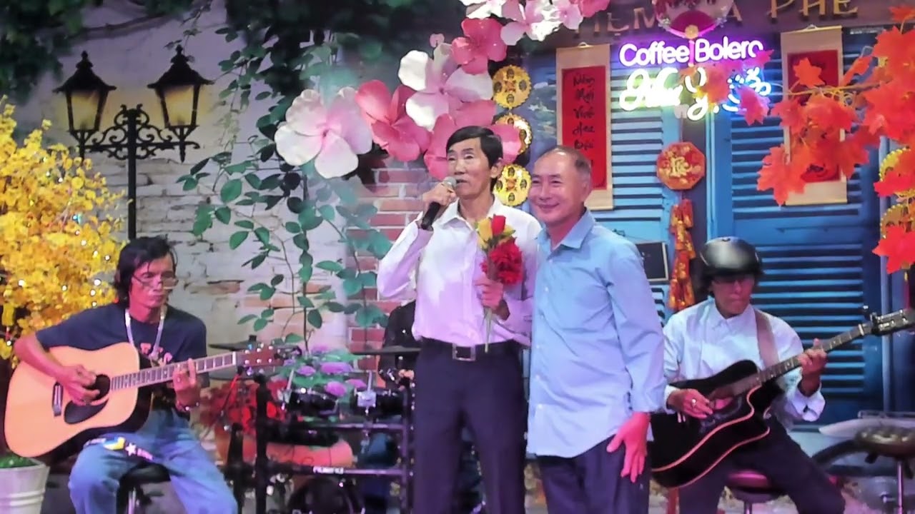 Khu phố ngày xưa  - Sáng tác: Tú Nhi -  Trình bày : Hồ Dính