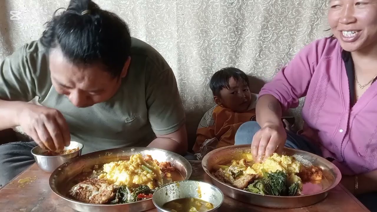  आर्गानिक मकैको ढीरो खादै बुढाबुढी॥#Mukbang #Husbandwife #Farminglife 