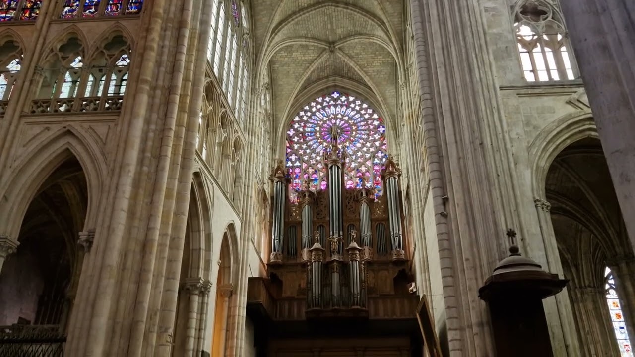 Een plotselinge verrassing toen de organist zijn orgel ging stemmen, kathedraal van Tours, Frankrijk