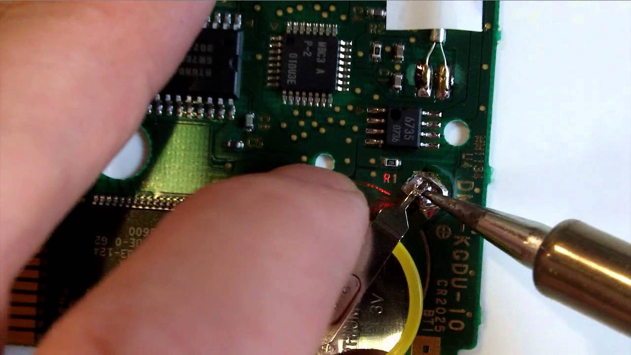 Easy Solder Method for Replacing Battery in Pokemon Gold for Game Boy Color