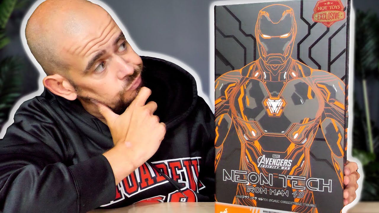 On Sort Les Néons Et La Boule A Facette  ! Hot Toys Recycle La Mark 50 En Neon Tech 4.0
