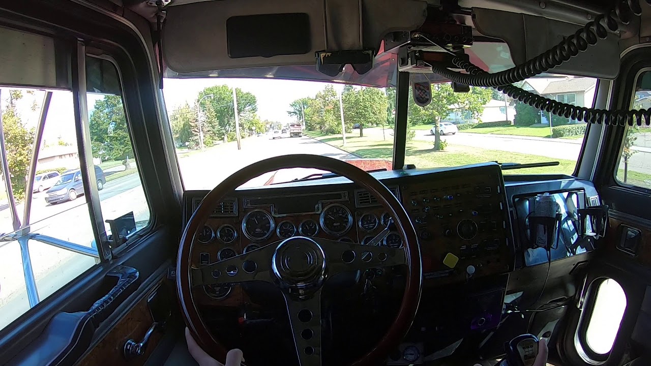 2000 Peterbilt 379 - City Cruise