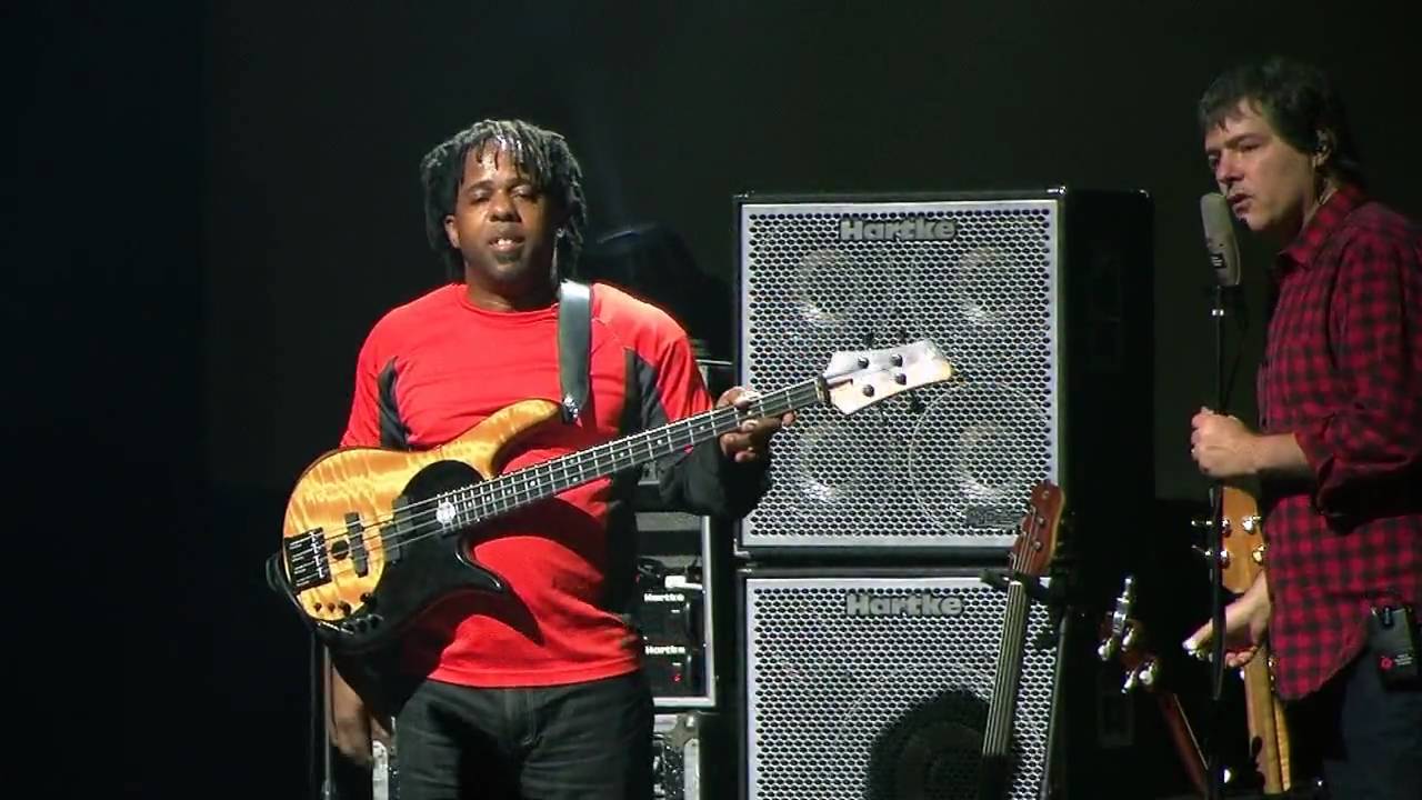 Victor Wooten - God Rest Ye Merry Gentlemen & Christmas Song Bass Jam - CBB 09