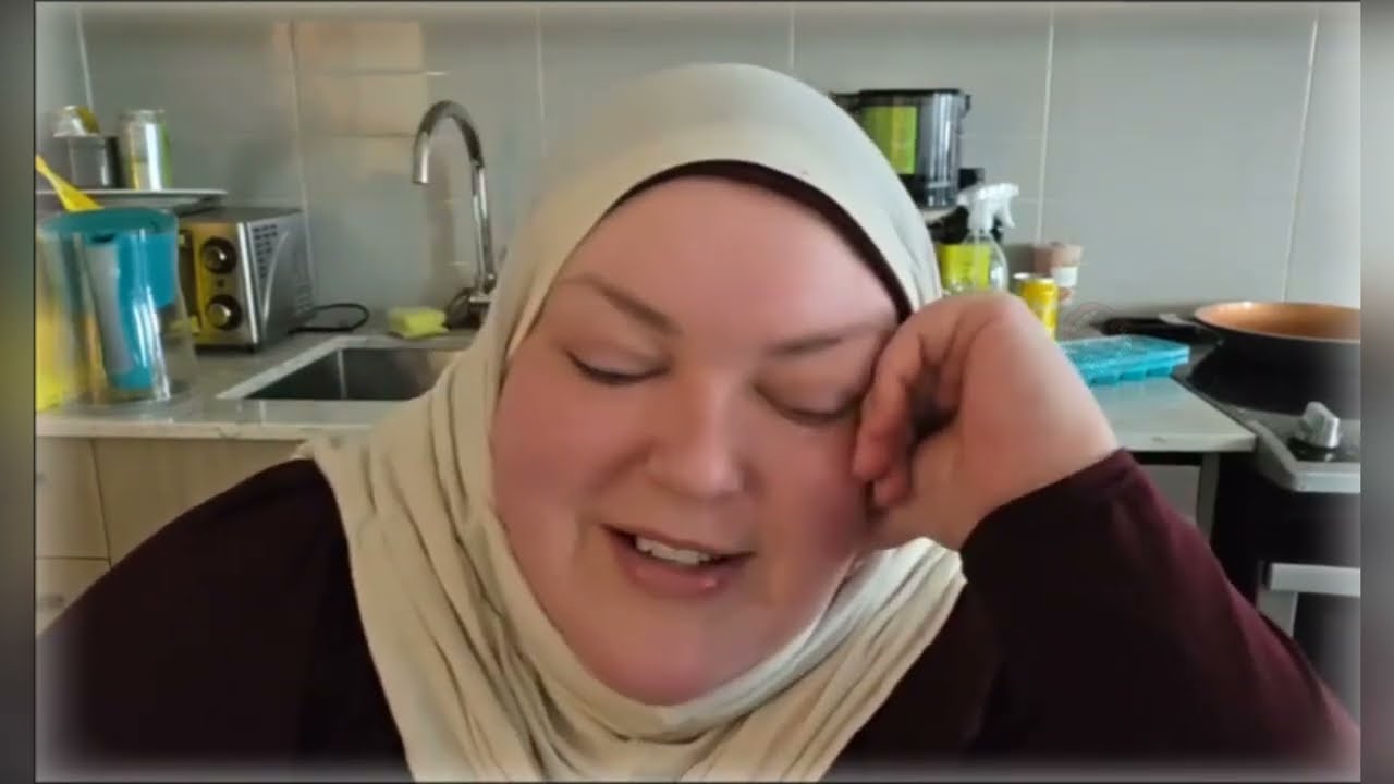 Foodie Beauty Is Cooking For One But Feeding A Village  Talking About Things She Doesn't Understand