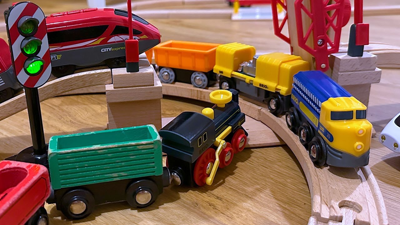 Die Züge suchen einen Freund | Brio Spielzeug aus Holz für Kinder – Echtzeit Spielfolge