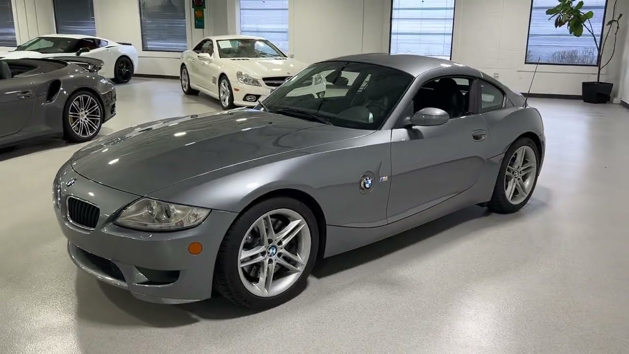 BMW Z4 M Coupe 2008 года в автосалоне Blackdog Performance Cars.