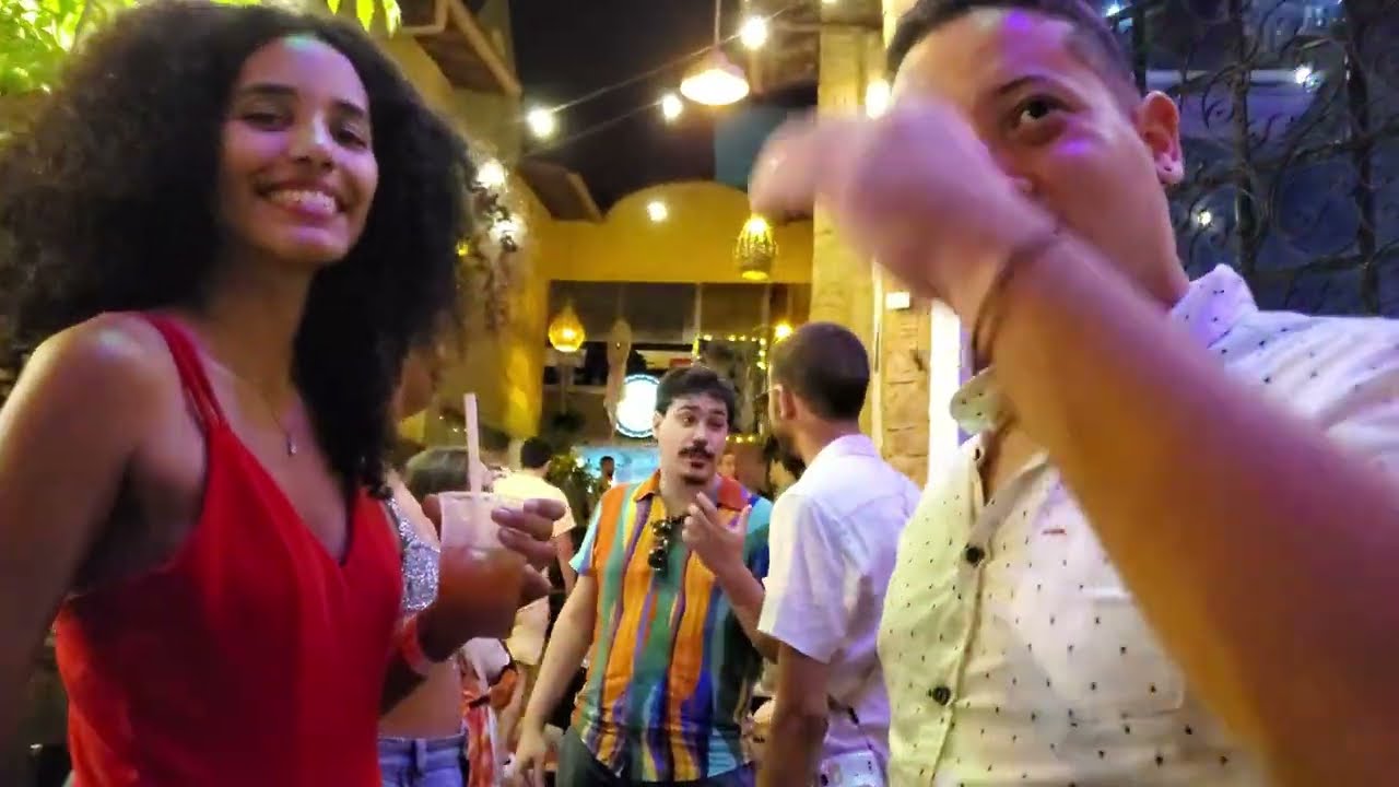 How Brazilian girls talk to gringos - Praia da Pipa