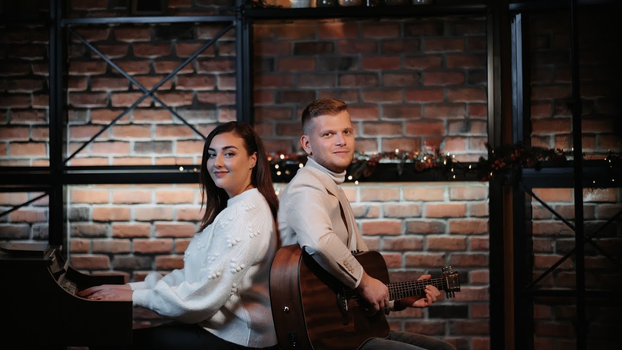 Josip Ivanković i Ana Maria Ćavarušić - Ovog Božića (Official video)
