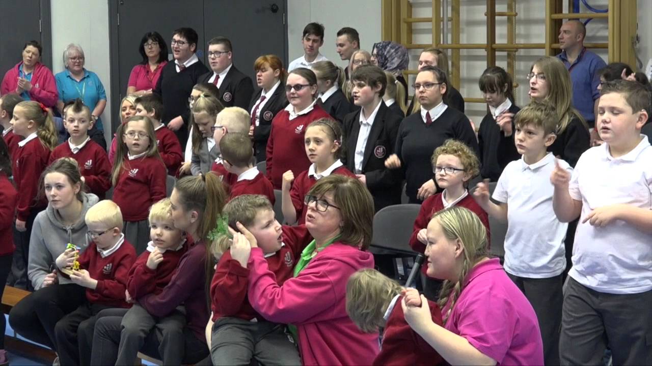 Jordanstown School perform  'Im A Believer'