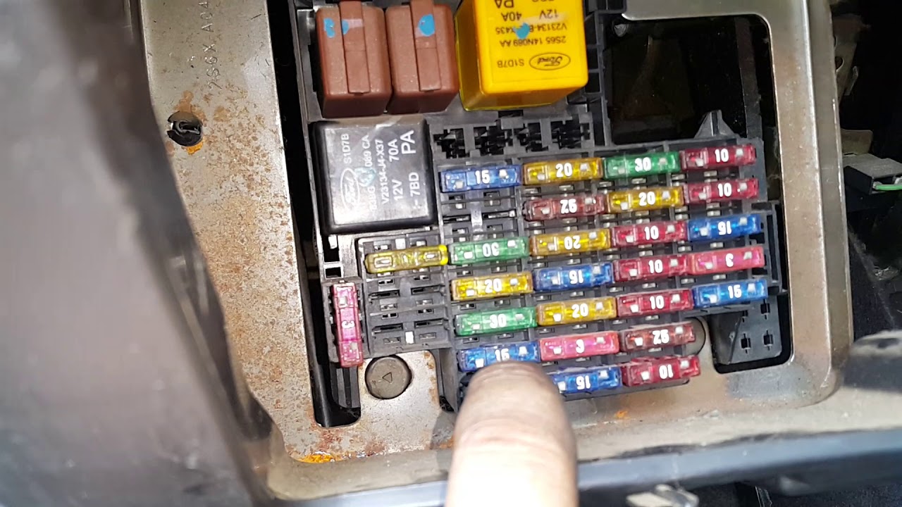Ford Fiesta - Não aciona o motor de arranque  (relé de partida)