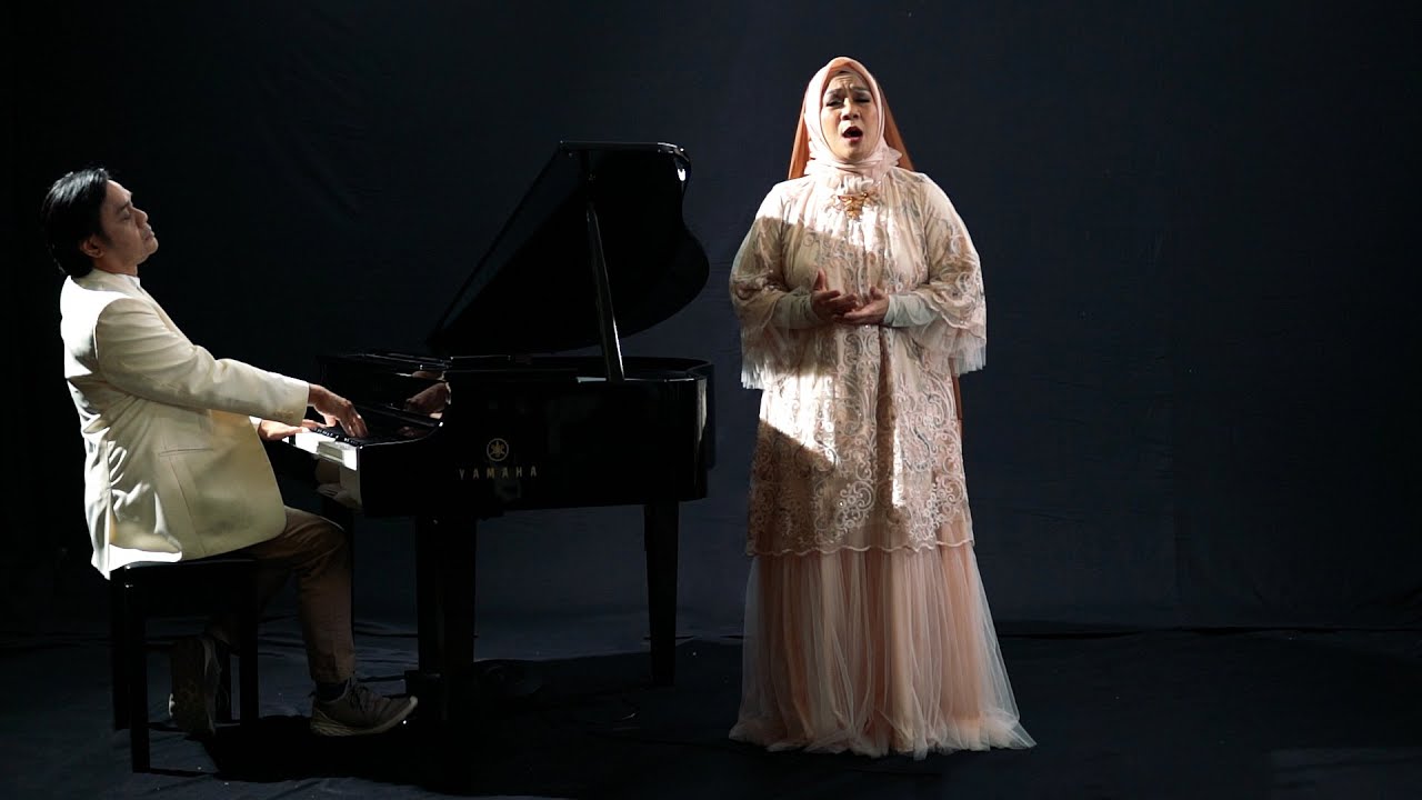 Taubat_Dwiki Dharmawan Orchestra feat Aning Katamsi