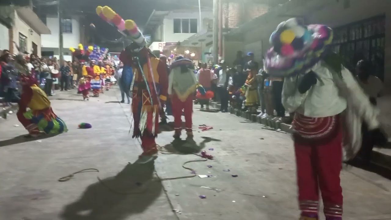 010123 Danzando en el nacimiento Reyna de México