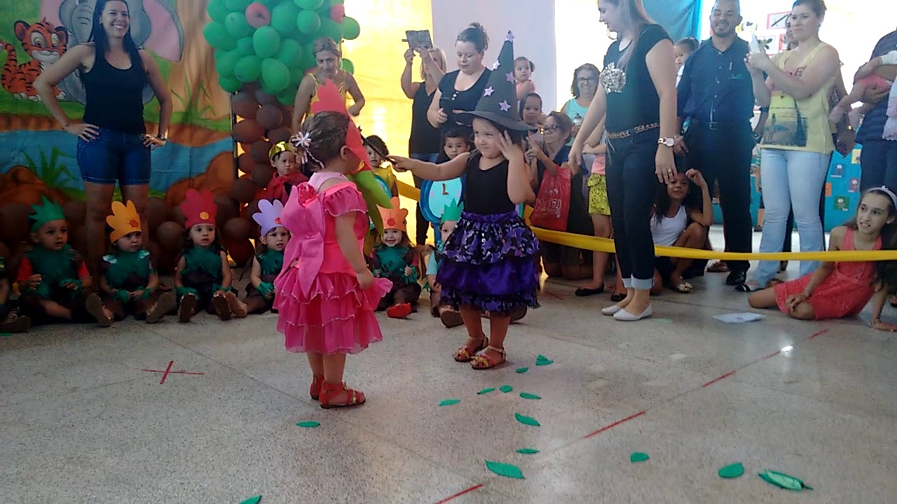 Linda Rosa Juvenil, apresentação Mari