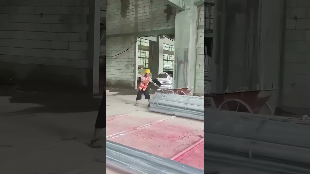 Construction Worker’s “Sledgehammer” Move – Such a Smooth Operation!