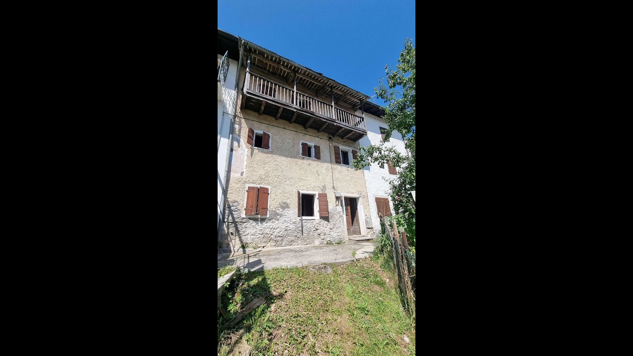 RUSTICO CON PICCOLO SCOPERTO ESCLUSIVO + TERRENO AGRICOLO IN VENDITA A ENEGO (VI)