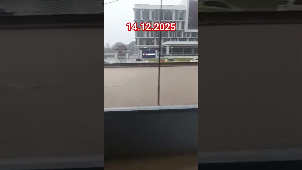 banjir di trafic light sirim melaka