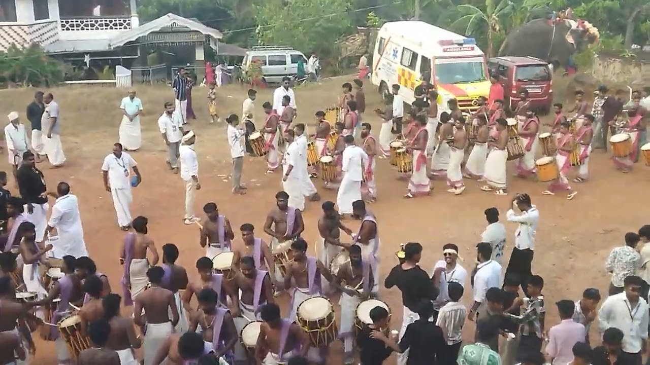 പുന്തല മുസ്ലിം ജമാഅത്ത് പള്ളിയിലെ ചന്ദനക്കുടത്തിന്  ശ്രീനാരായണ ഗുരുദേവക്ഷേത്രത്തിൽ നൽകിയ സ്വീകരണം