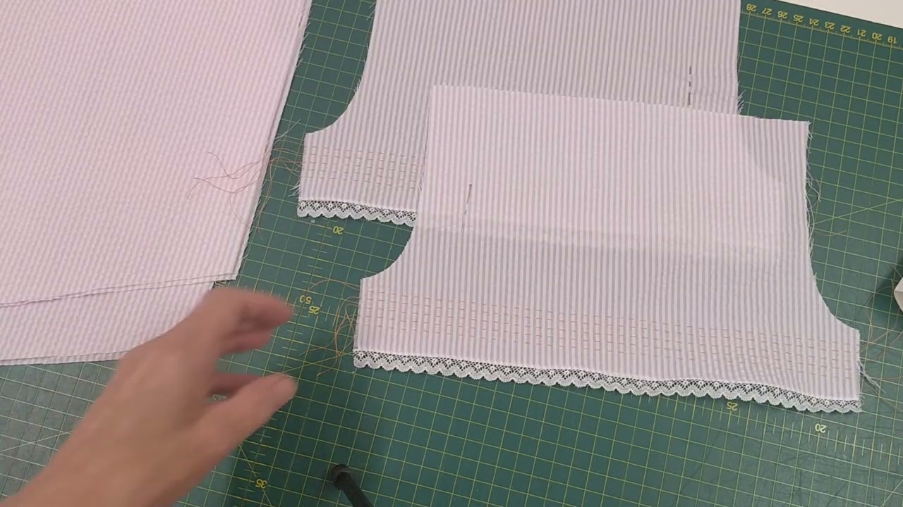 Step1 - How to  make up and smock a bishop bubble
