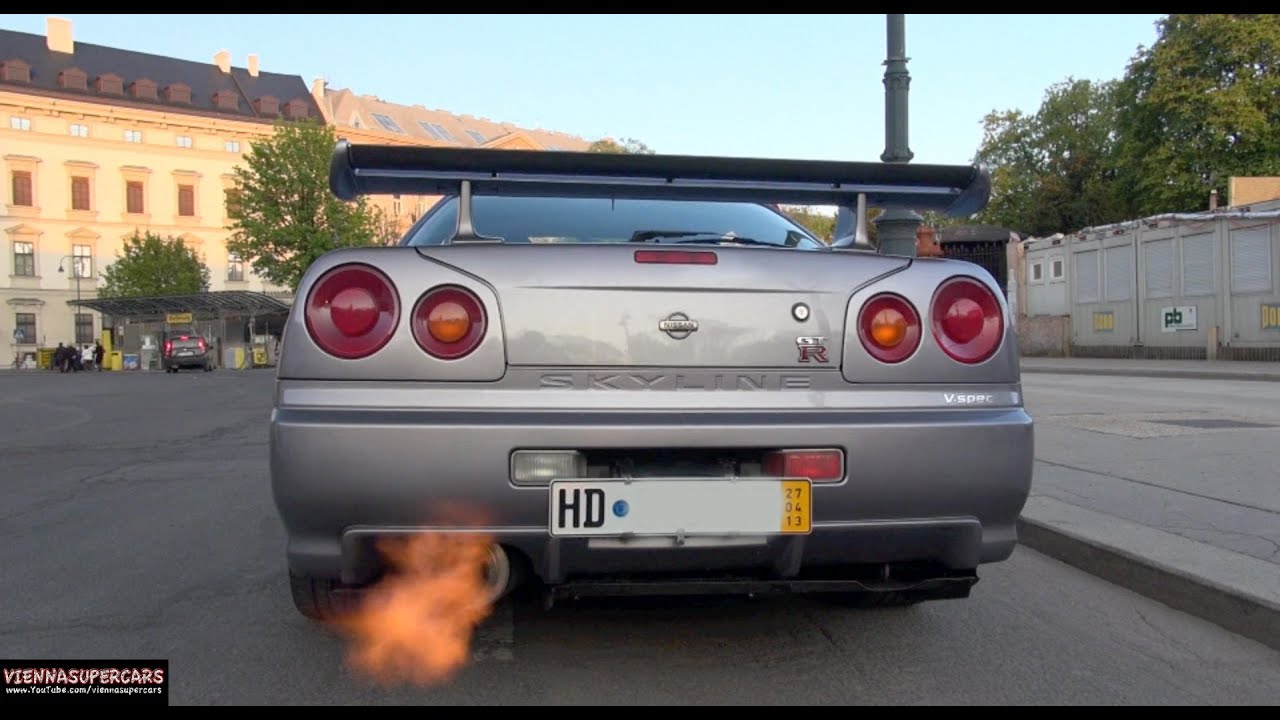 Nissan Skyline R34 GT-R CRAZY Ride Revs, FLAMES!!!!