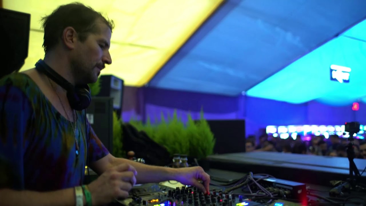 Valentino Kanzyani 2003-12-07 Essential Mix