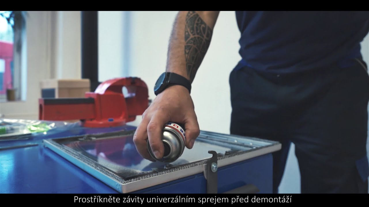 Jak správně vyměnit sklo a těsnící šňůru dvířek krbových kamen HAAS+SOHN