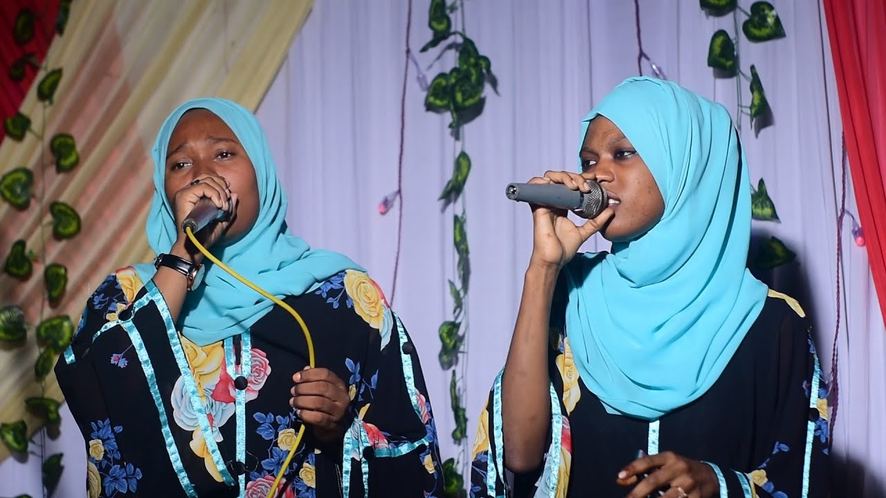 HII NI LIVE - UKHTY ADILA ft ASHA WAKINOGESHA UWANJA MZIMA KWA QASWIDA PAMBE YA HARUSI ITAZAME