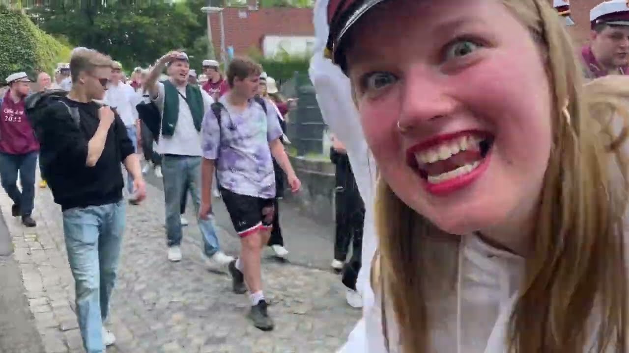 107 studenter fra Duborg-Skolen fik hue på