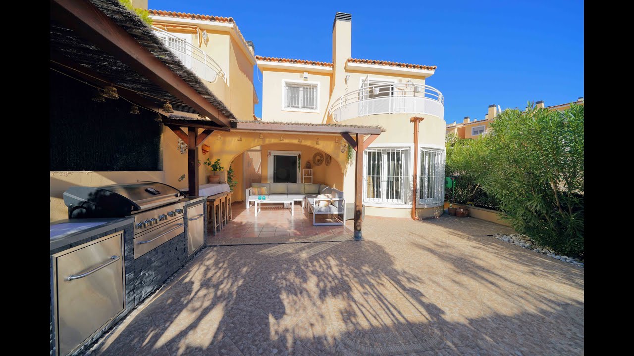 Detached villa for sale in the Denia / Javea area, Costablanca, Spain