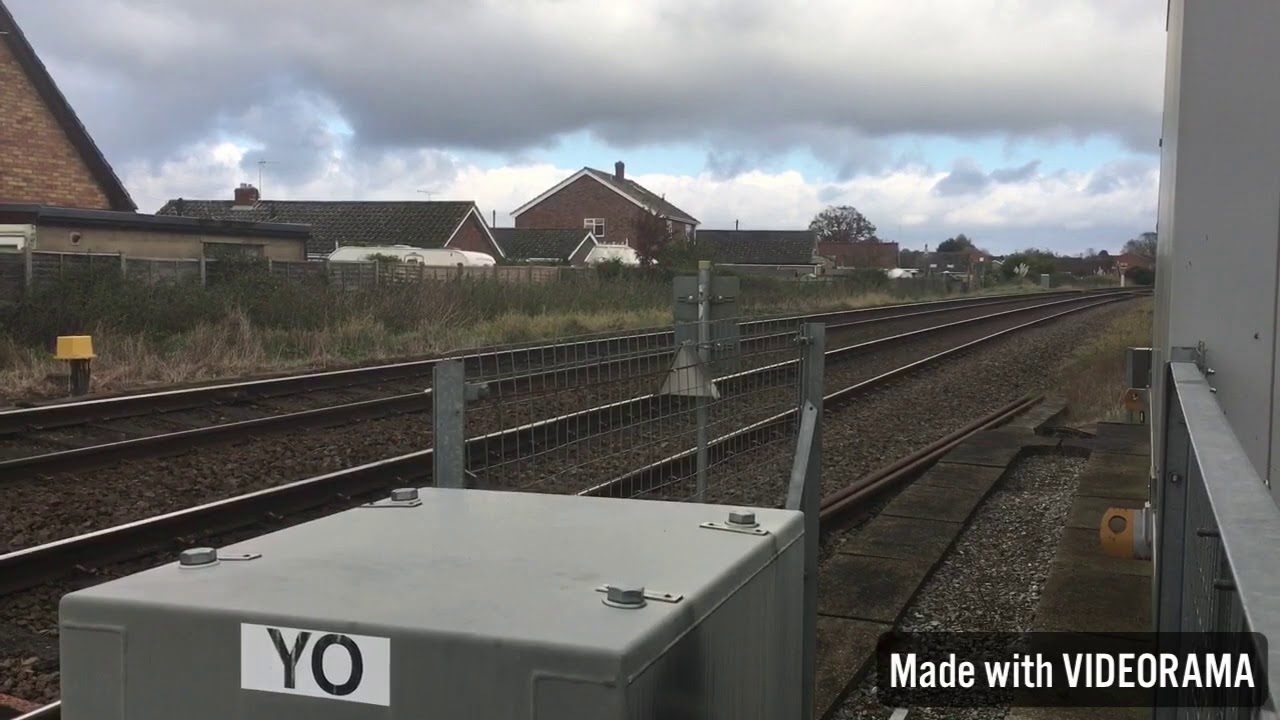 *Vehicle Shot at end* Poplar Farm Level Crossing (Norfolk) 11/11/17