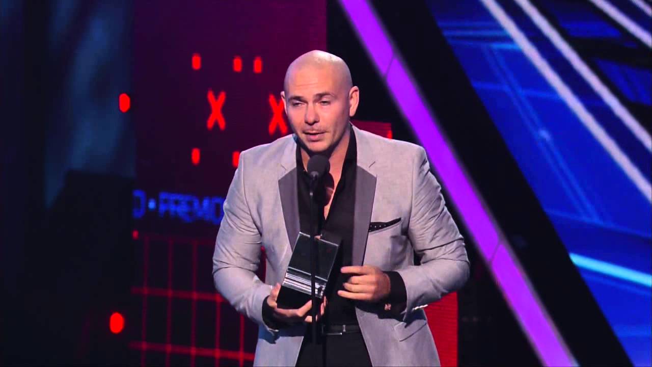 Pitbull  Artista Urbano 2015 Premios Juventud
