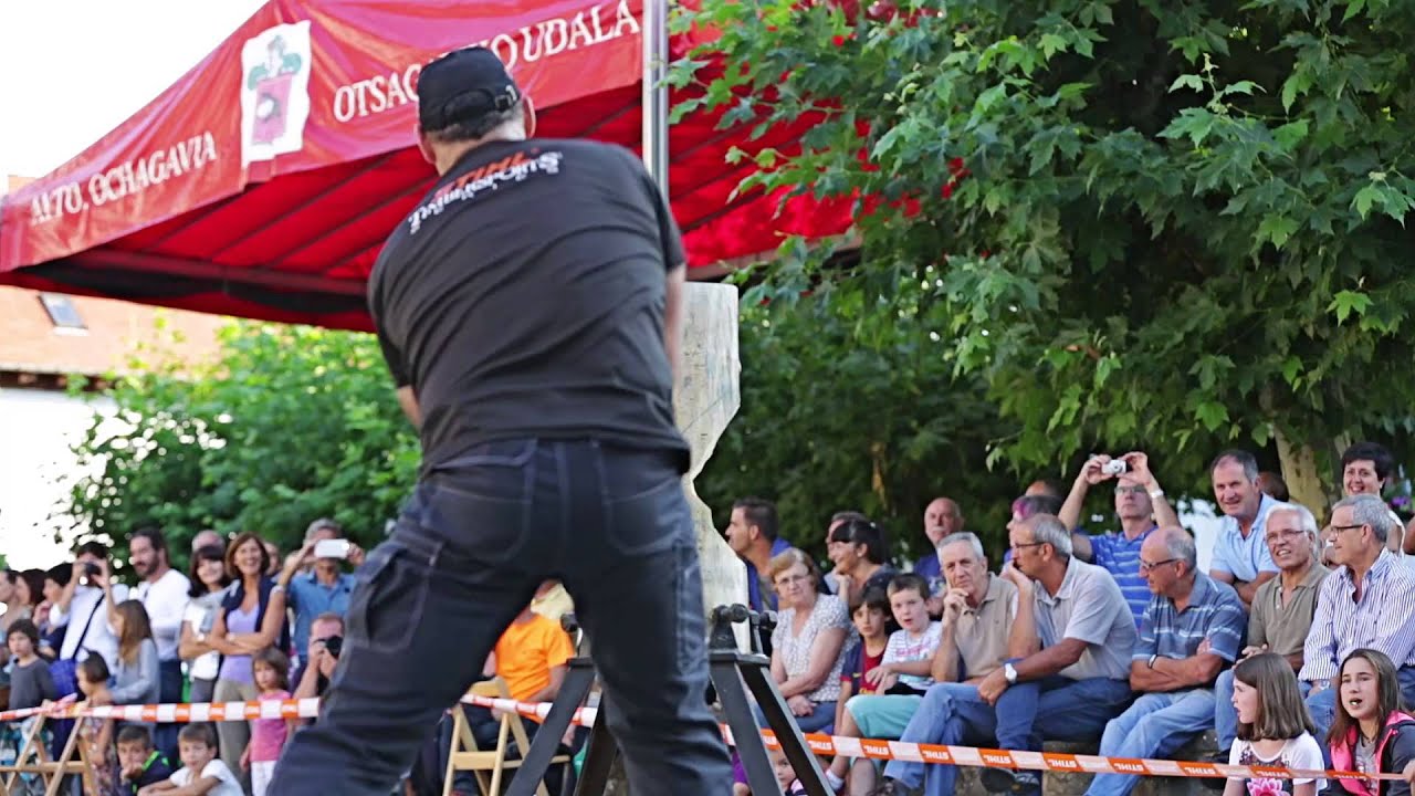 Aizkolari Daniel Vicente en Ochagavía/Otsagabia
