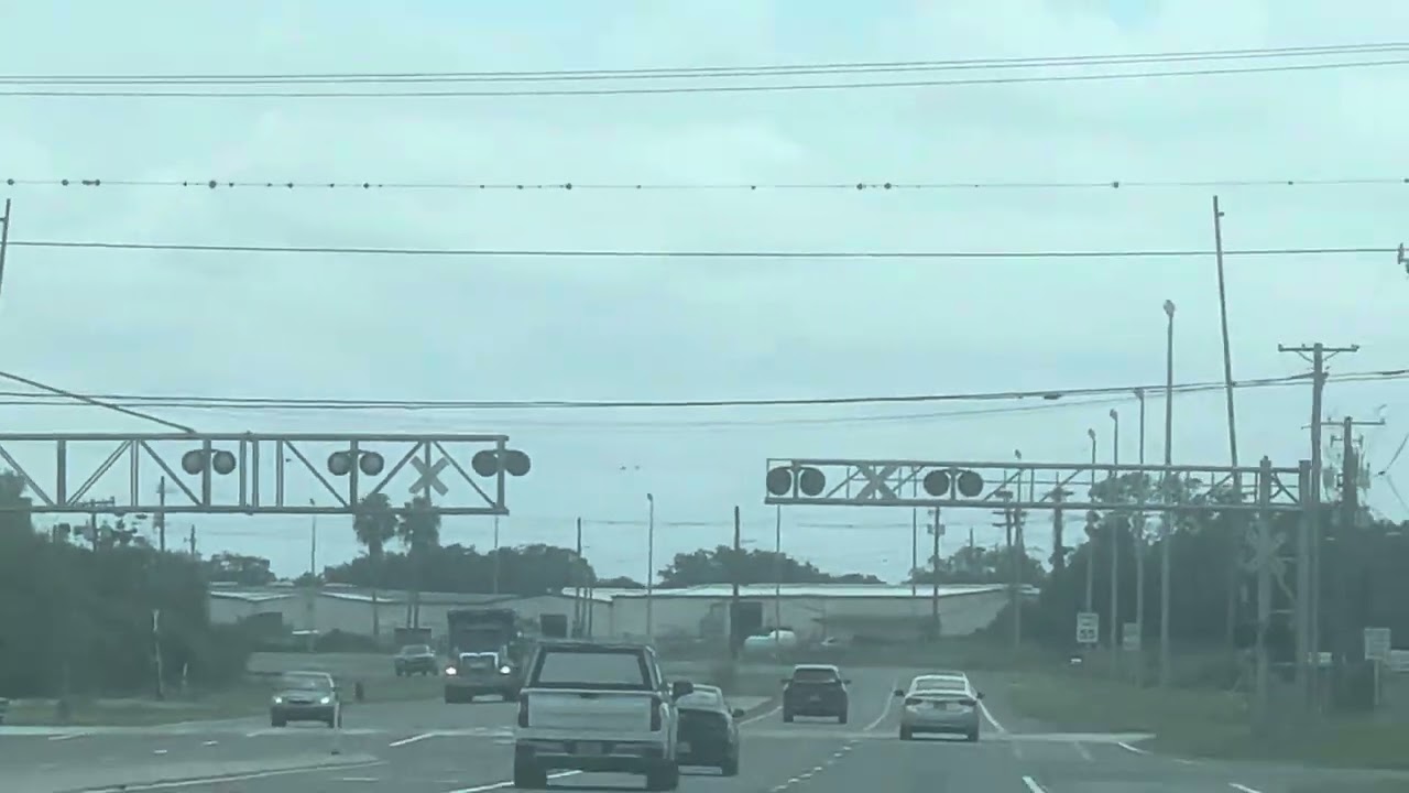 Big railroad crossing cantilever