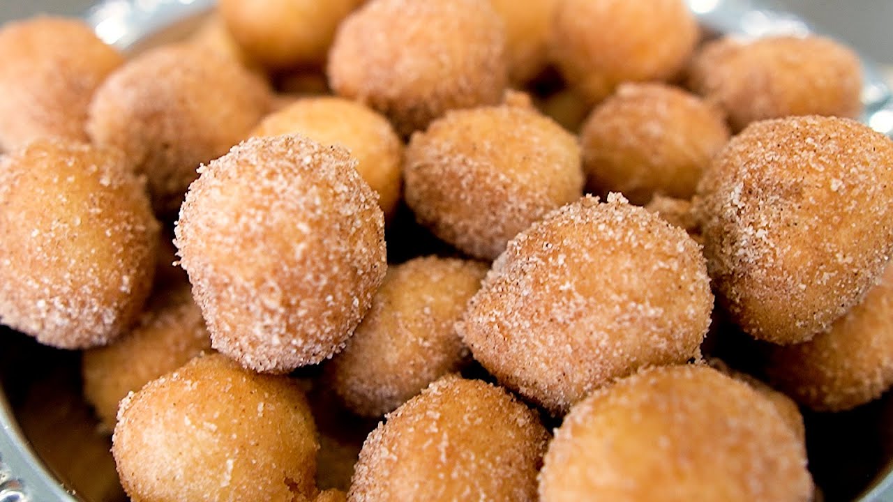 COM 1 OVO FIZ 50 BOLINHOS DE CHUVA! SUPER FOFINHO E SEQUINHO! SABOR INCR&Iacute;VEL! F&Aacute;CIL! Isamara Am&acirc;ncio