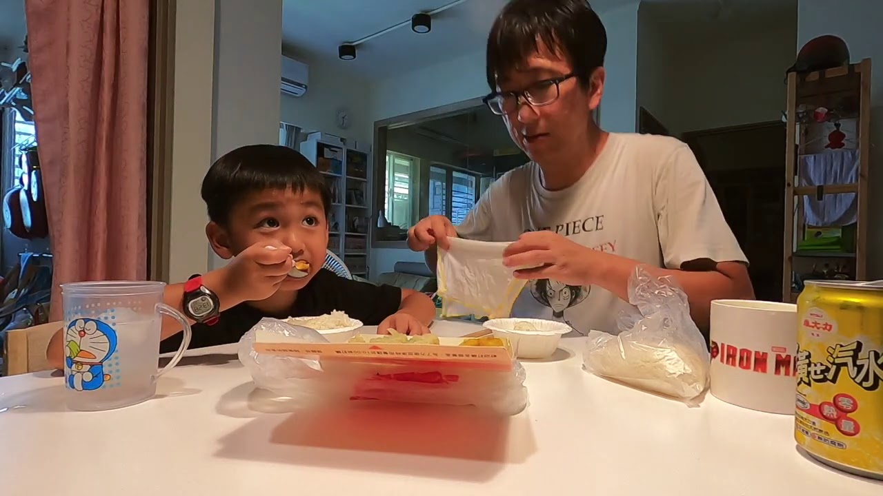這餐100元超豐盛..鯊魚煙+蝦仁..｜跟小孩在家吃豪華便當