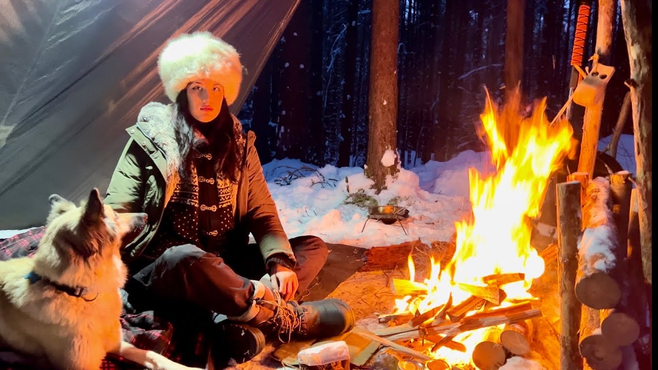 Bushcraft Camp in the Winter Forest at −6°C | Homemade Ice Cream with Snow