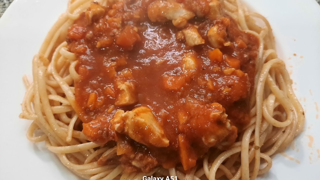 pollo con espaguetis.