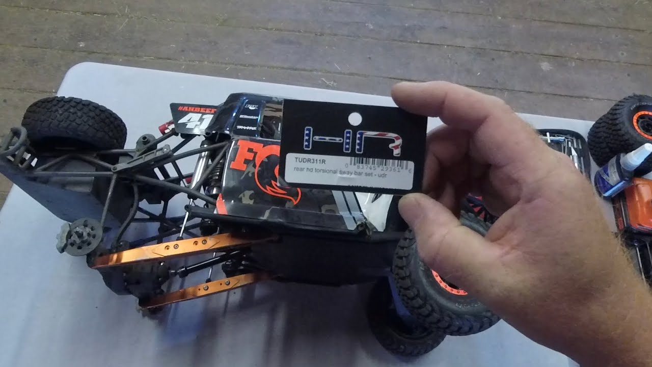 Traxxas UDR Hot Racing Rear Torsion Bar Installation