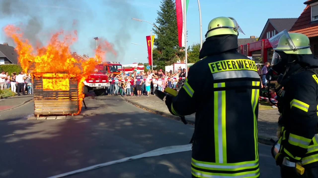 [Einsatzübung; unkontr. Feuer] Tag der offenen Tür der FF Nienborg/Heek