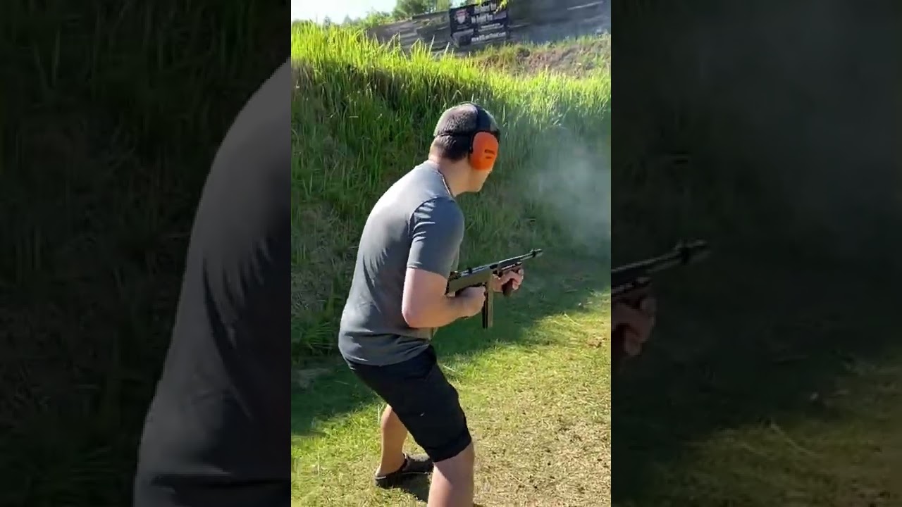1928 🇺🇸 Shooting Tomm Gun 45ACP Full Auto Machine Gun from the hip