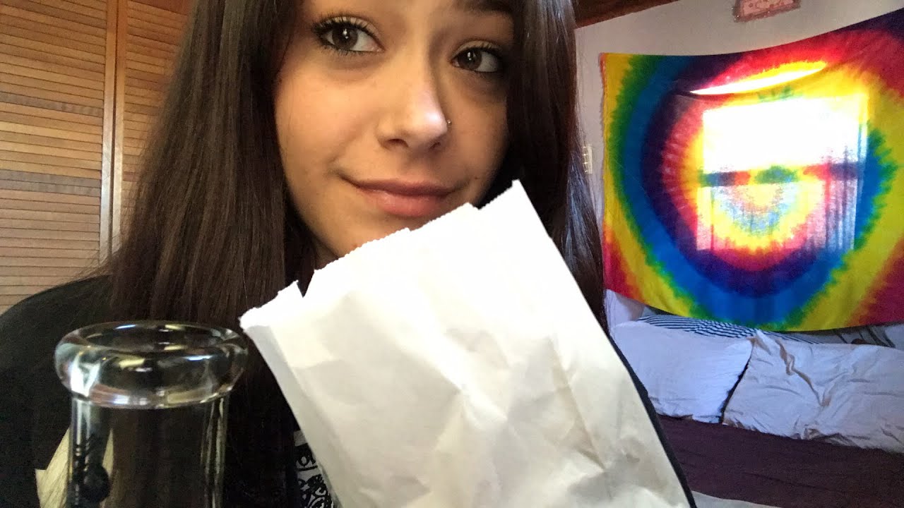 SMOKE WITH ME! | WEED DELIVERY UNBOXING / REVIEW