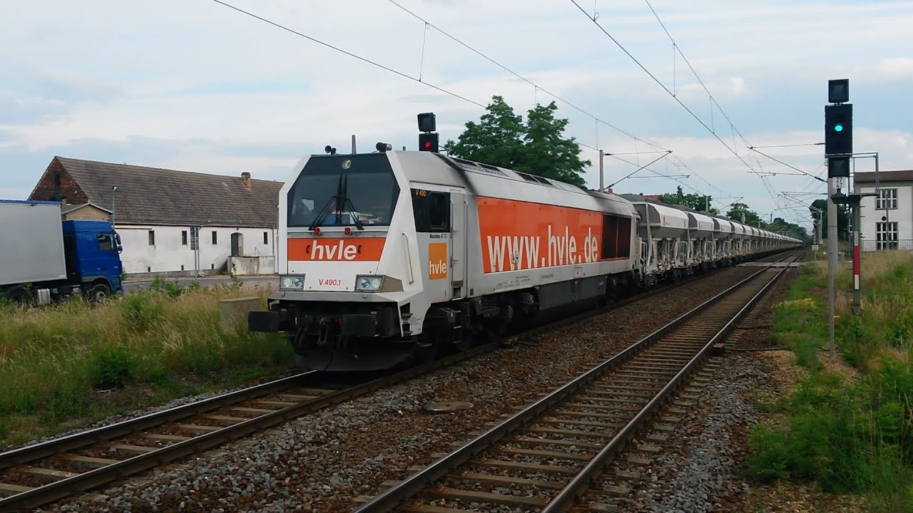 V490.1 der HVLE (Voith Maxima 40CC, 90 80 1264 004-3 D-HVLE) am 11.6.2016 mit 46-Wagen Splitzug