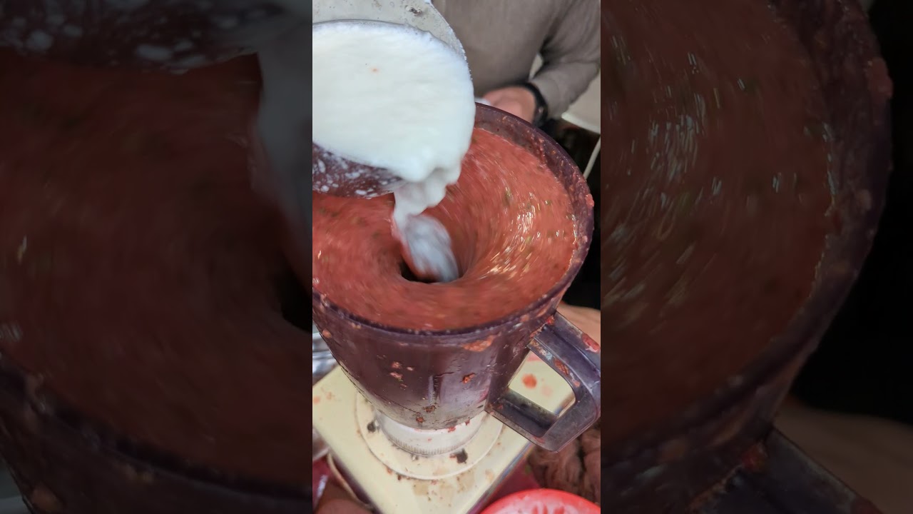 Tamatar Ki Chutney in Peshawer Streets #streetfood #foodshorts #Dawoodamin #peshawar