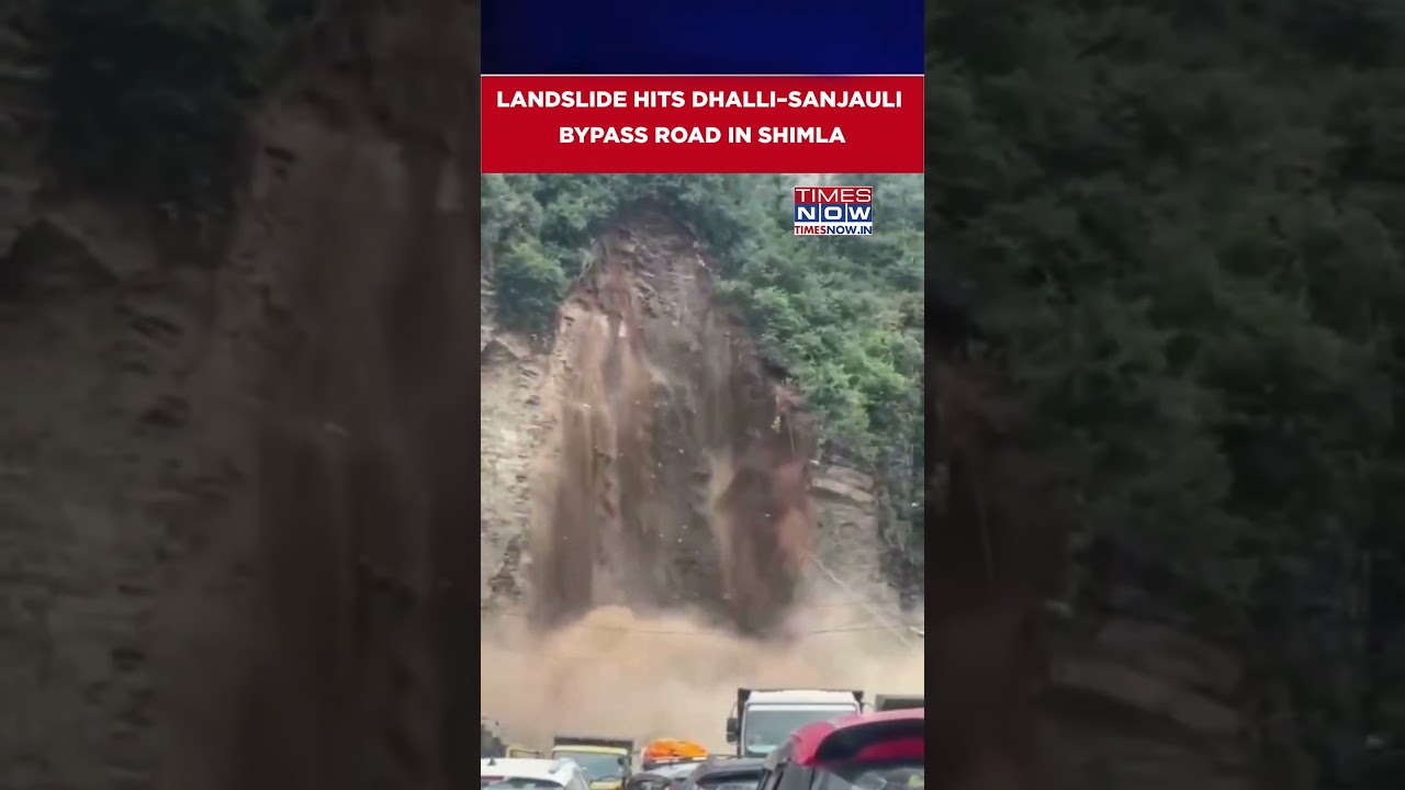 Major Landslide Hits Dhalli&ndash;Sanjauli Bypass Road In Shimla, Himachal Pradesh; Traffic Halted #Shorts